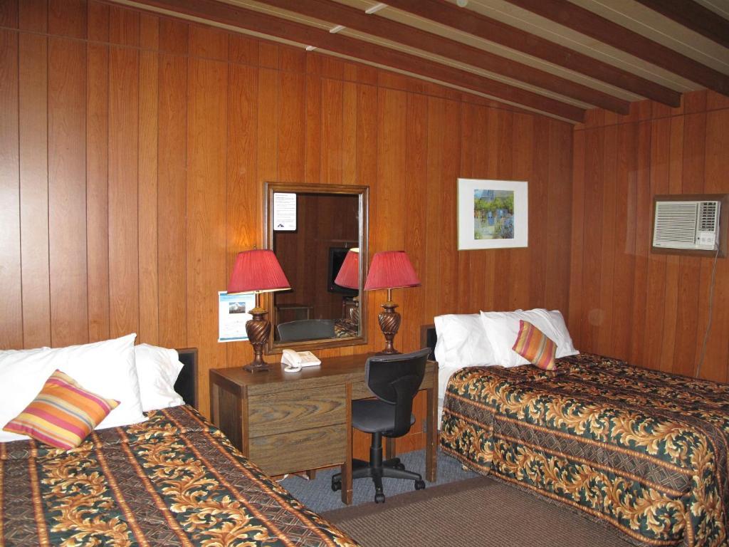 Blue Mountain Motel Pincher Creek Zimmer foto